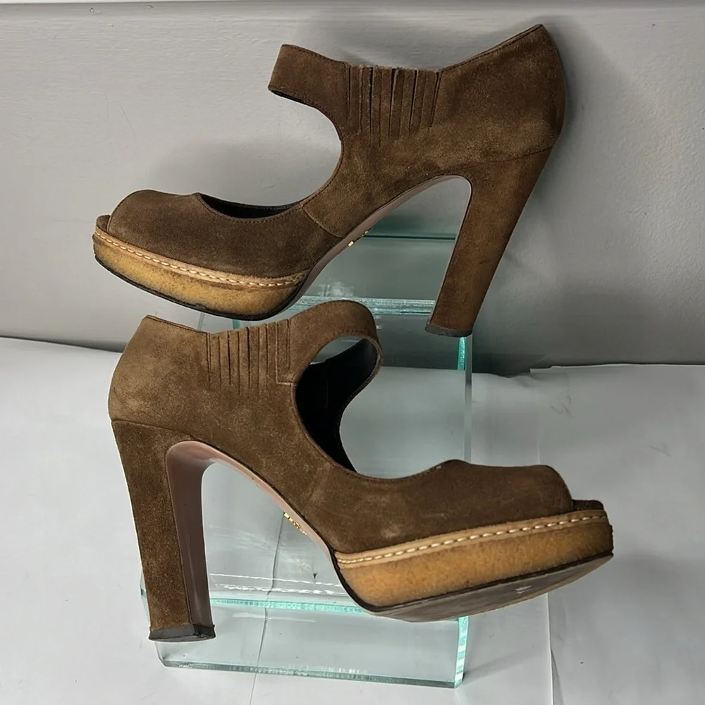 PRADA Sz 40 Brown Suede Rubber Platform Peep Toe Elastic Mary Jane 3.5” Heels